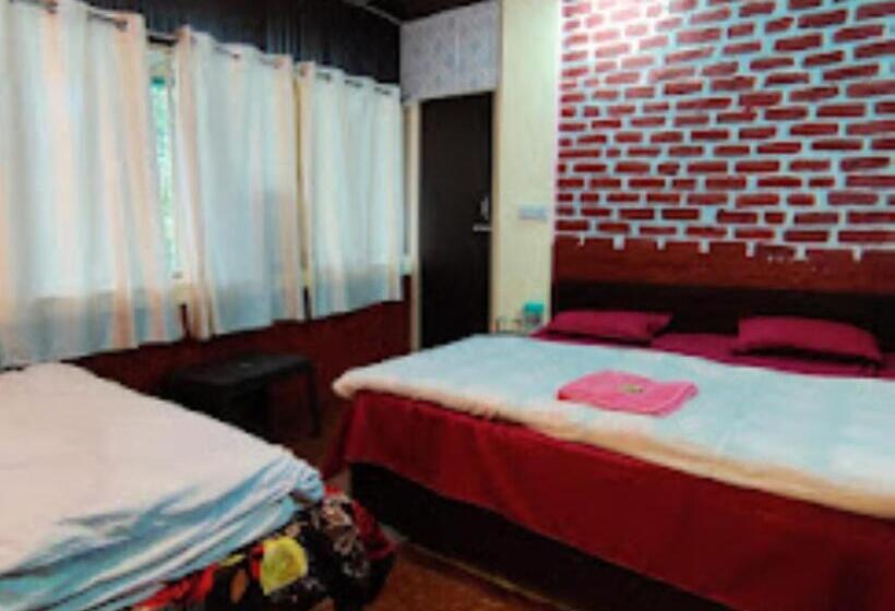 חדר סטנדרט לשלושה, Narayan Valley Resort , Sonprayag