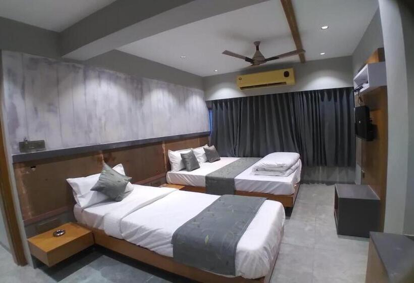 חדר סטנדרט לשלושה, Relax Inn