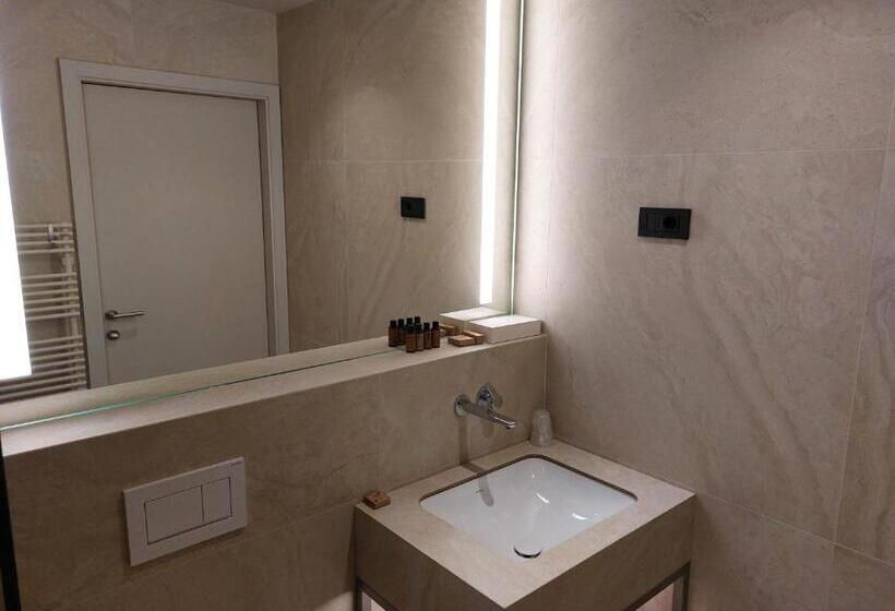 اتاق استاندارد, Tivoli Boutique Inn