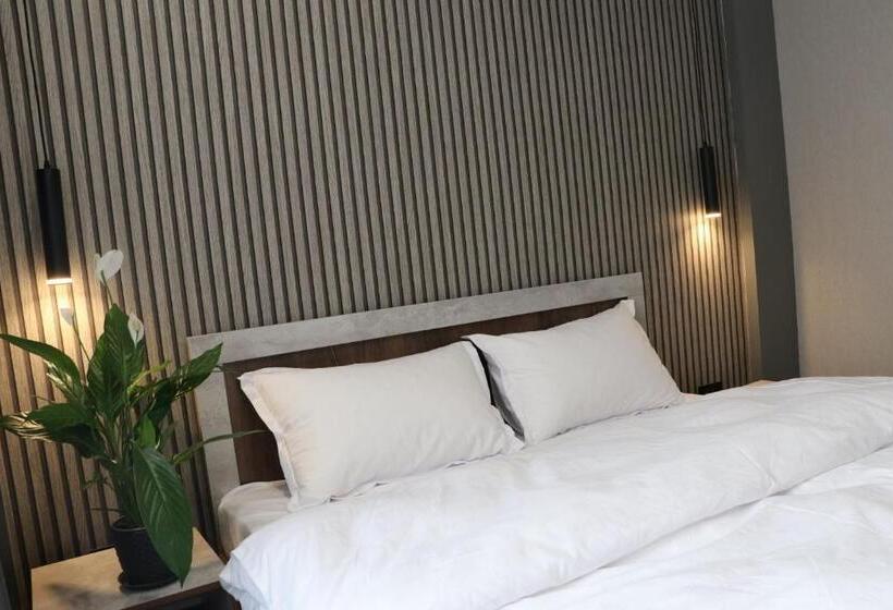 اتاق استاندارد, Turan