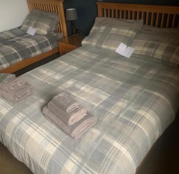 غرفة عائلية, Polrudden