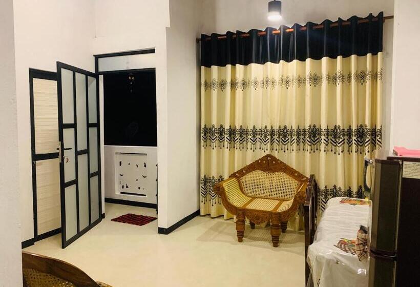 ファミリールーム, Shehan Villa