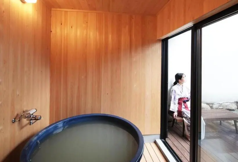デラックスの４人部屋, うだ薬湯の宿やたきや