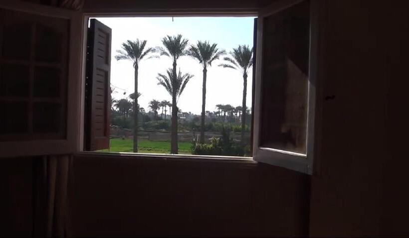 اتاق استاندارد با چشمانداز باغ, Loulouat Al Reef