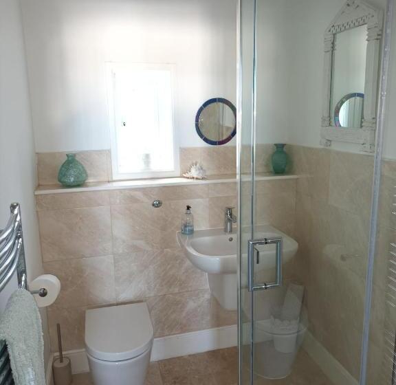 غرفة قياسية, The Mount