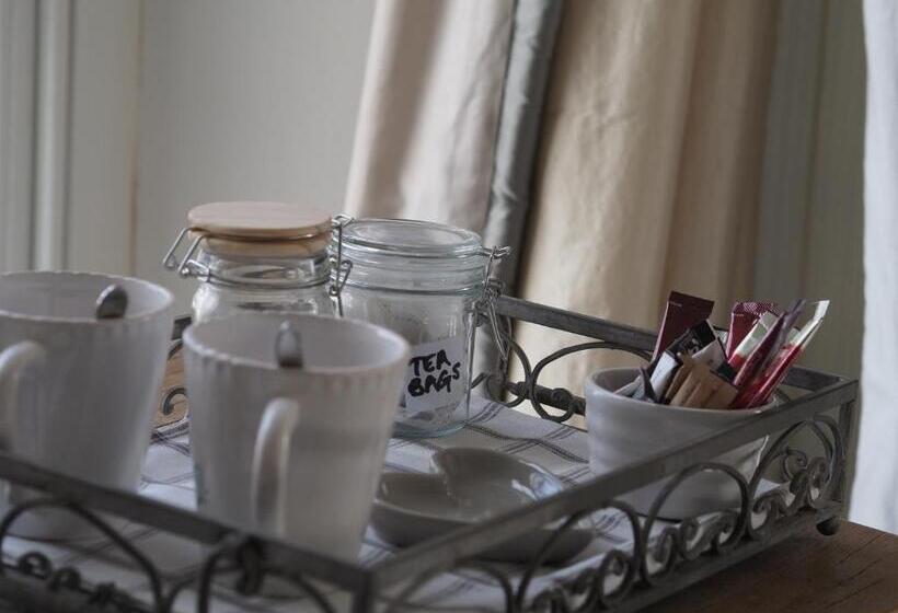 غرفة قياسية سرير كينج, The Mount