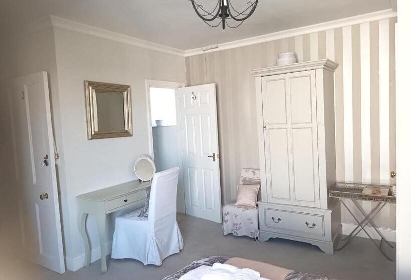 غرفة قياسية, The Mount