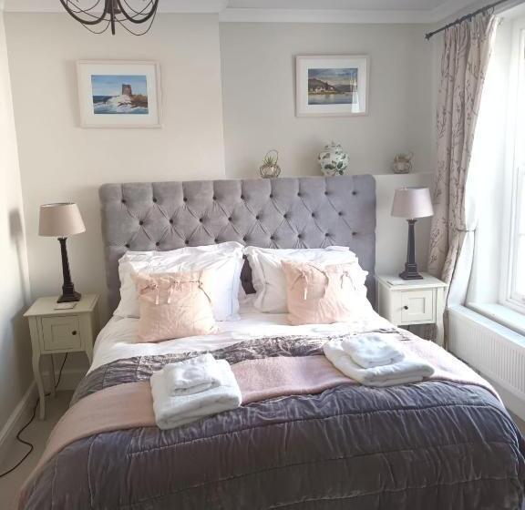 غرفة قياسية, The Mount