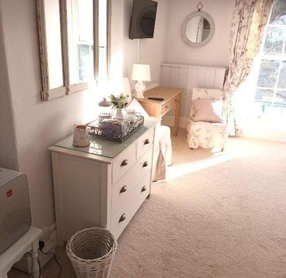 غرفة قياسية, The Mount