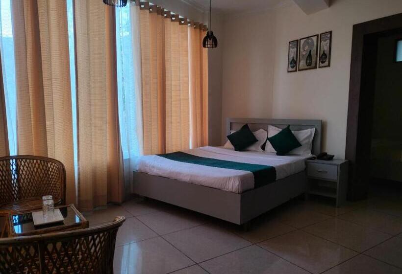 חדר משפחתי, Royal Taj