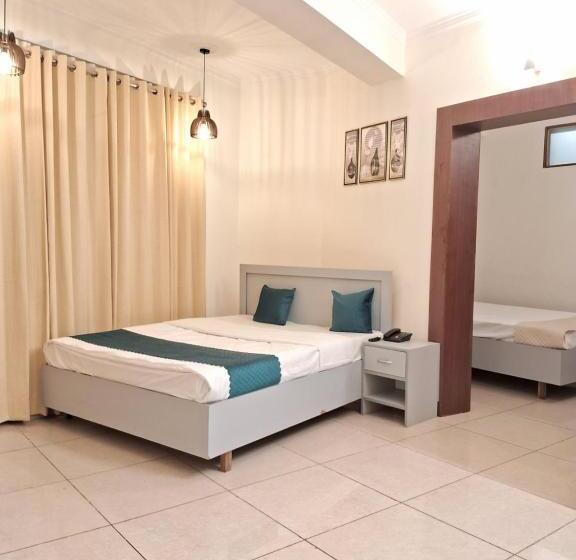 חדר משפחתי, Royal Taj