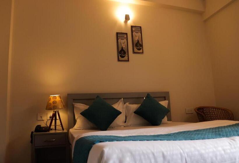 חדר משפחתי, Royal Taj