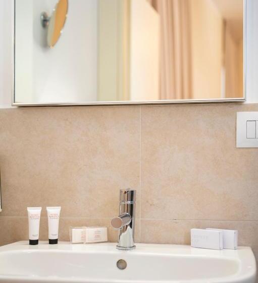 オーシャンビュースタンダードルームバルコニー付き, Villa Sirena Numana