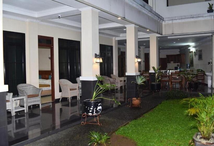 标准间, Wisma Mirah 1