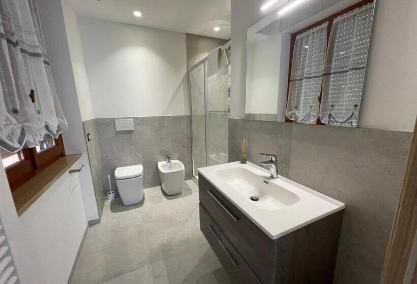 חדר סטנדרט לשלושה עם מרפסת, Nonna Mina B&b