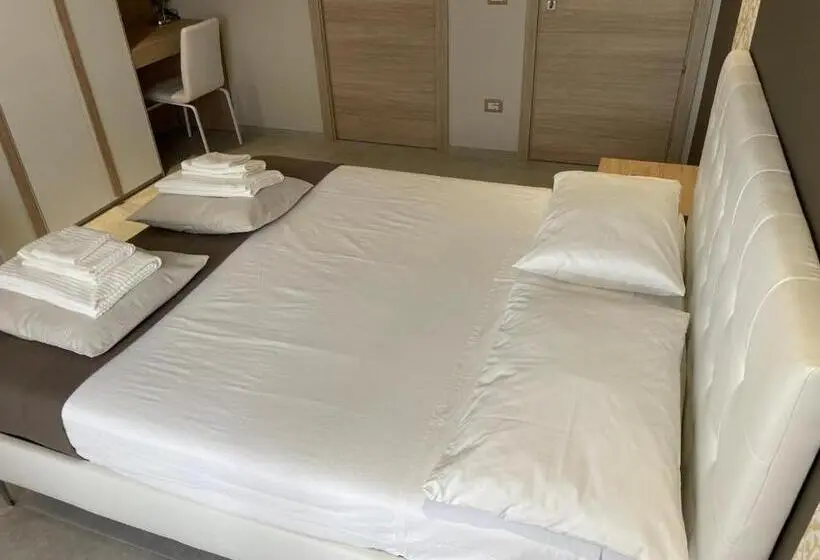 バルコニー付きスタンダードトリプルルーム, Nonna Mina B&b
