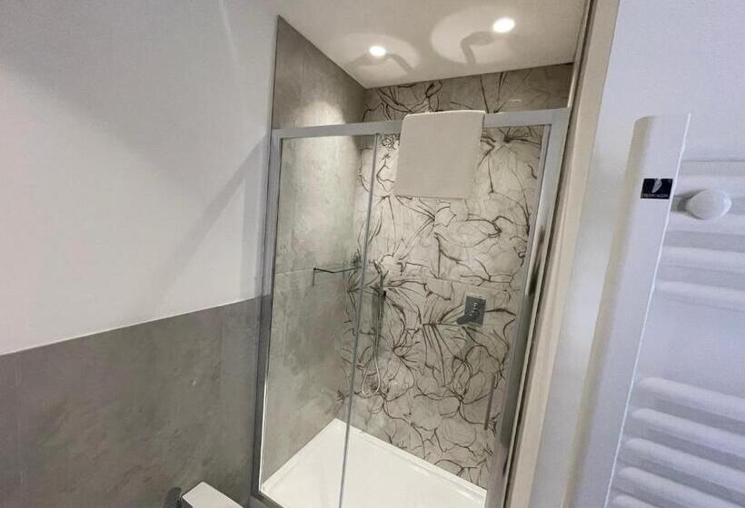 חדר קומפורט לשלושה, Nonna Mina B&b