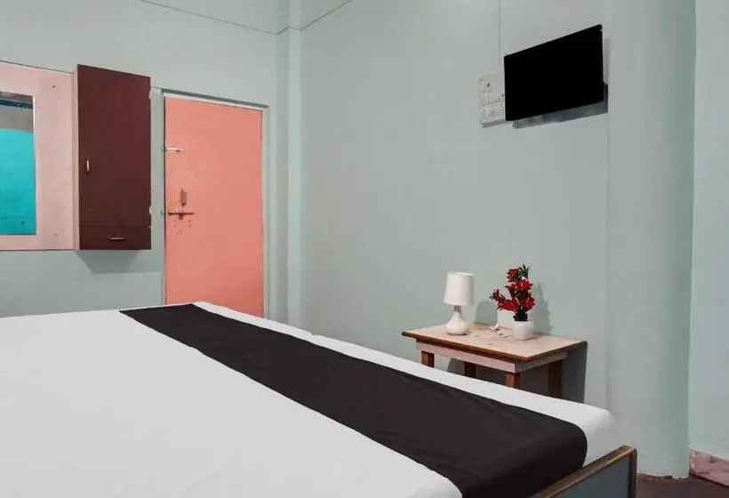 トリプルクラシックルーム, Oyo Sangameshwar Hotel & Lodging