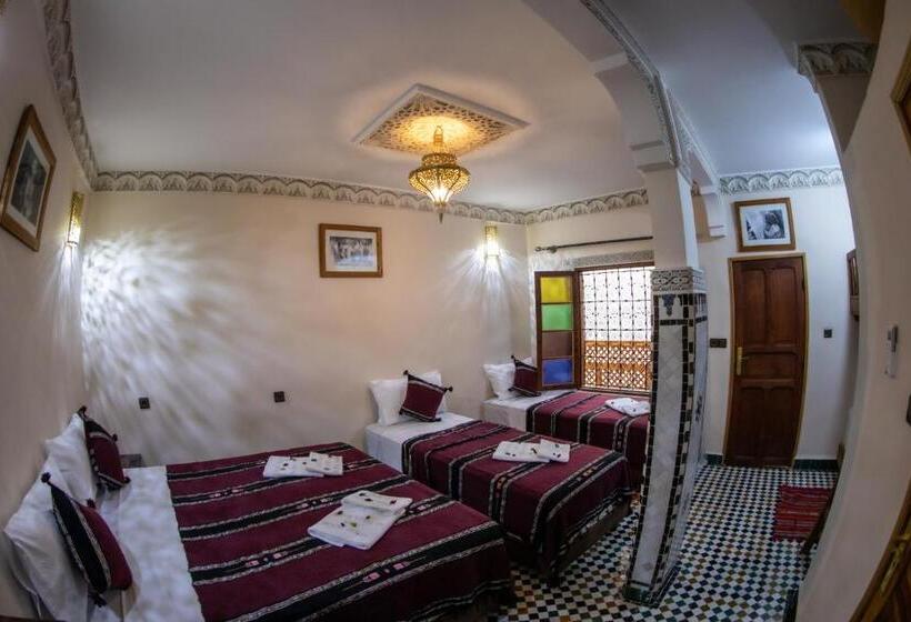 اتاق لوکس خانوادگی, Dar Elhaja Rahma