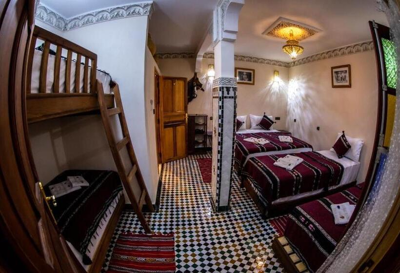 اتاق لوکس خانوادگی, Dar Elhaja Rahma