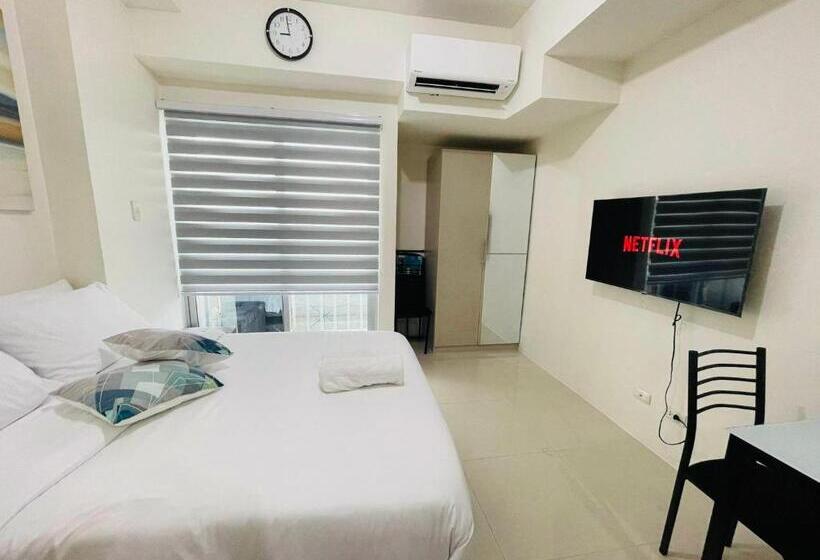 استودیو استاندارد با بالکن, Rgm Place