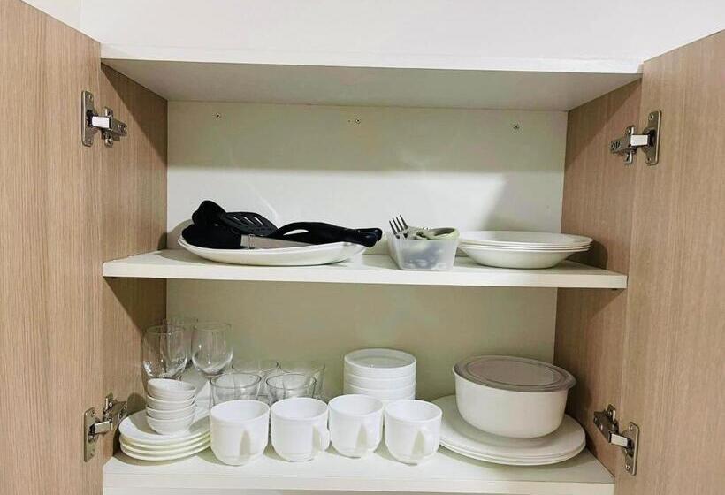 إستديو قياسى مزود بشرفة, Rgm Place