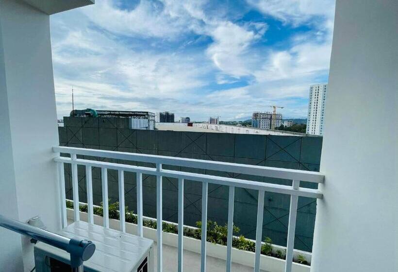 استودیو استاندارد با بالکن, Rgm Place