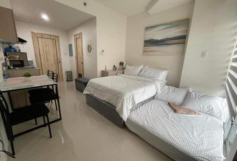 استودیو استاندارد با بالکن, Rgm Place