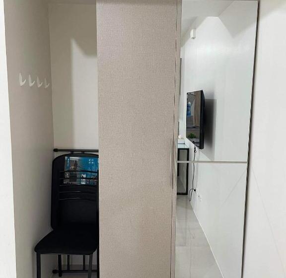 استودیو استاندارد با بالکن, Rgm Place