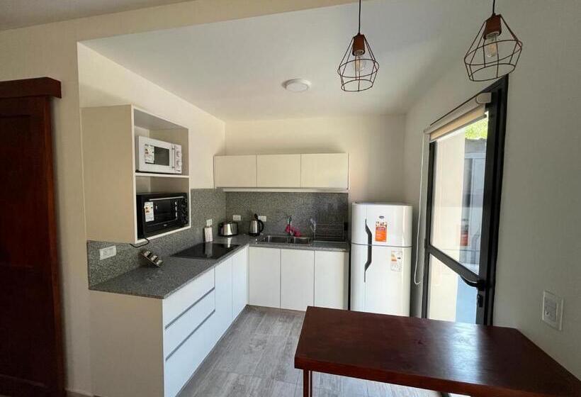 غرفة عائلية, Vivi Potrerillos