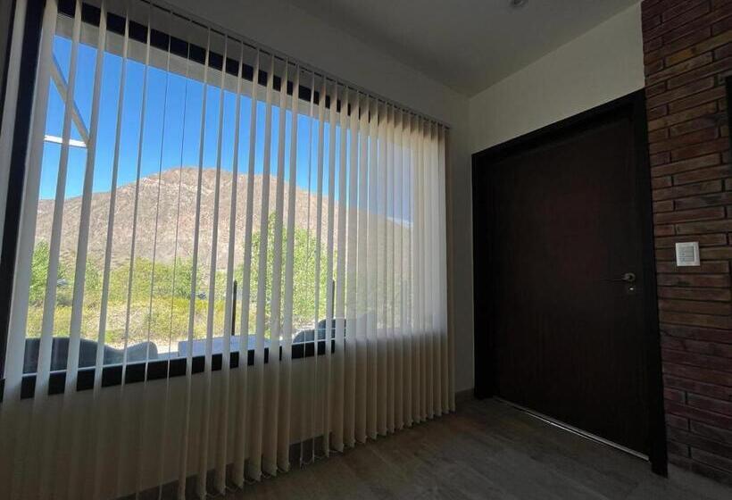 غرفة عائلية, Vivi Potrerillos