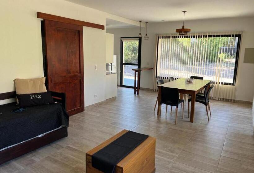 غرفة عائلية, Vivi Potrerillos