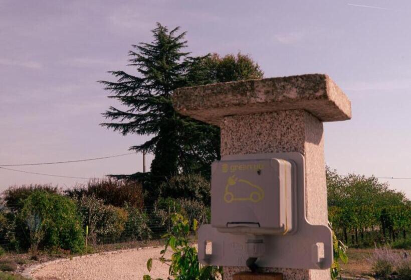 غرفة قياسية مزوَّدة بتراس, Au Chai Bigaroux