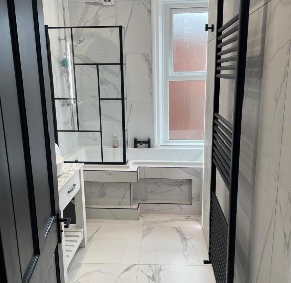 חדר דחוקס עם מיטת קינג, East Cliff