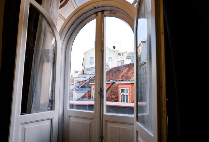 اتاق استاندارد با بالکن, Beslev