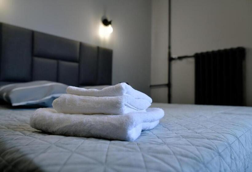 اتاق استاندارد با بالکن, Beslev