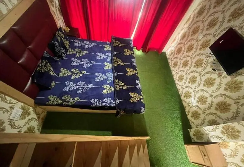 ファミリールーム, Dak Bangla Cottages
