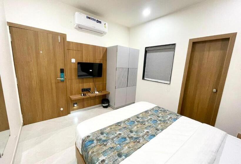 スタンダードルーム, Royal Elite