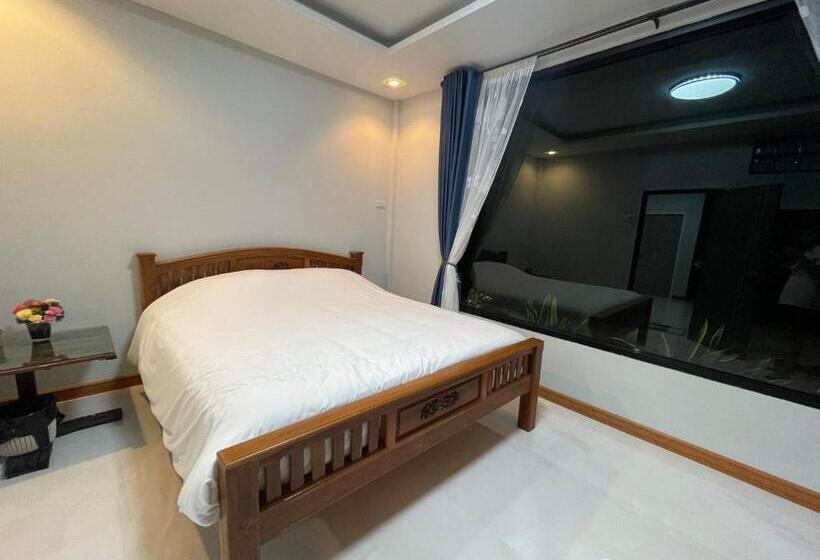 Стандартный Номер Кровать Кинг, บ้านระเบียงเลหลังสวน Room B