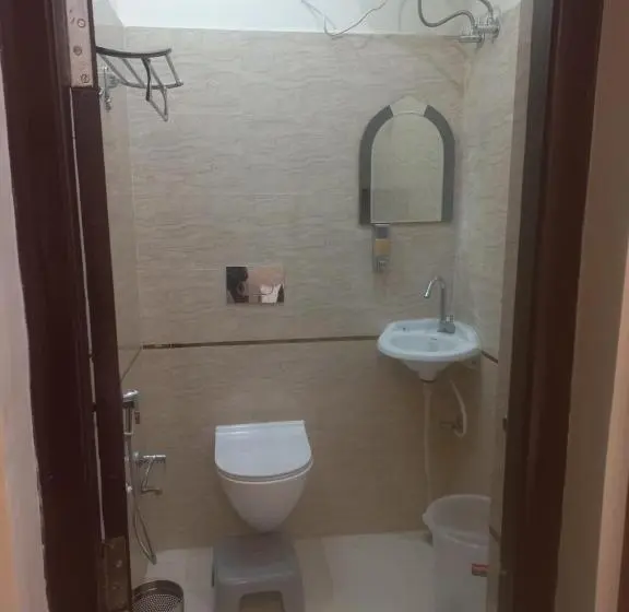 スタンダードルーム, Kalash Guest House