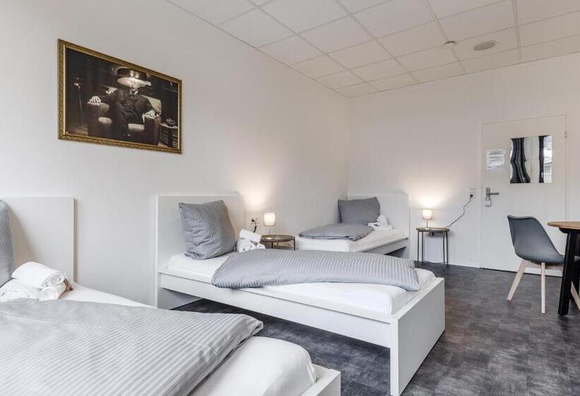 Classic Værelse til 4 pers., Midtown Nuernberg