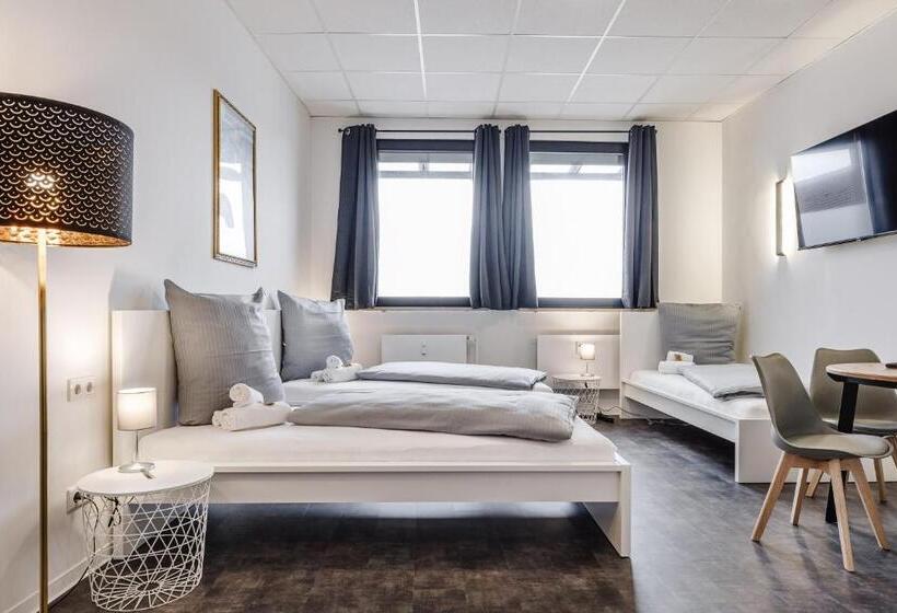 Economy Triple Room, Midtown Nuernberg