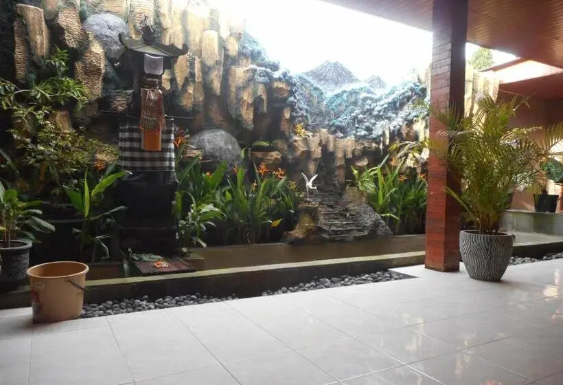 Deluxe-huone, Suci Amerta Guest House