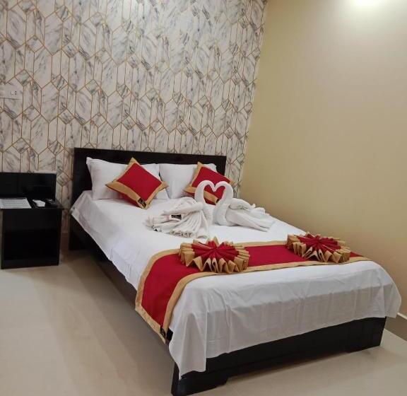 اتاق خانوادگی, Adarsha Palace