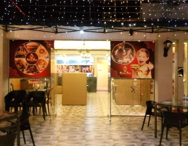 اتاق استاندارد چهار تخته, Adarsha Palace