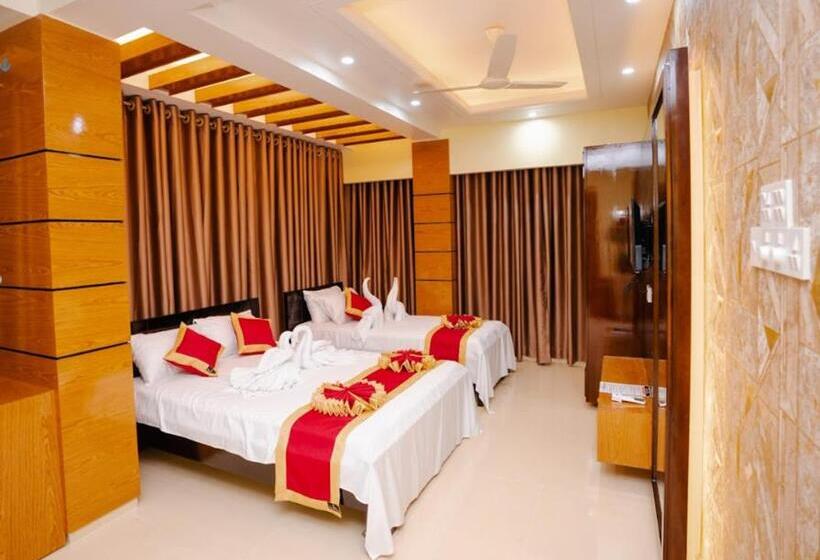 اتاق سوپریور چهار تخته, Adarsha Palace