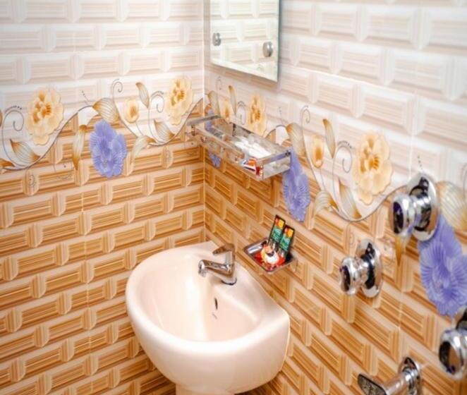 اتاق استاندارد یک نفره, Adarsha Palace