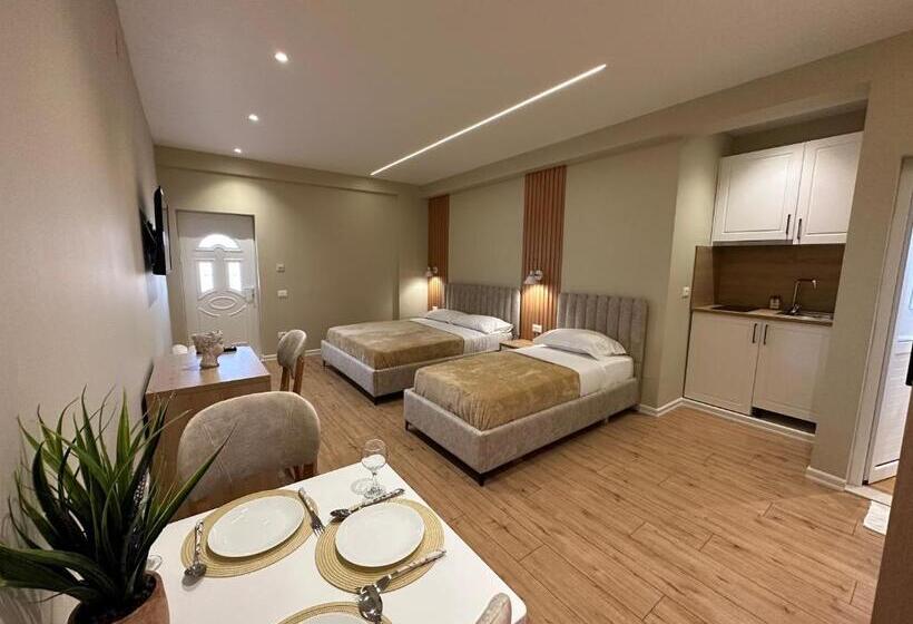 带阳台的三人标准间, Arial Lofts