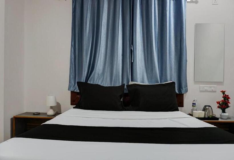 חדר קלאסי לשלושה, Oyo Om Sai Lodge