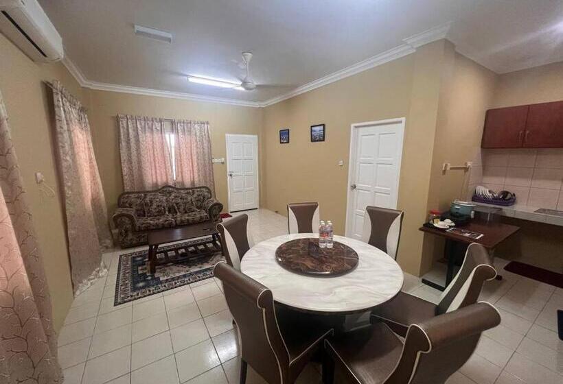 高级工作室, Putra Sentosa Retreat Camp, Sematan